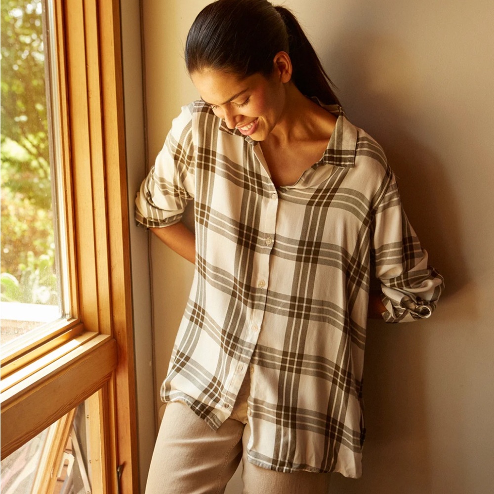 Abigail top White plaid button down